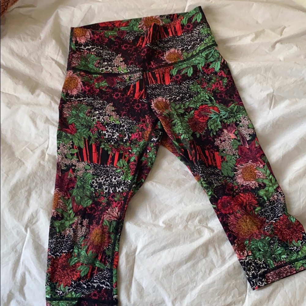 Patterned lululemon leggings